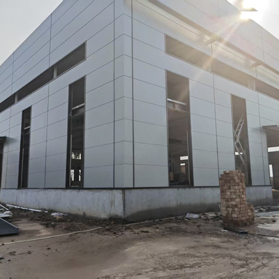 Werkstatt für vielseitige Stahlkonstruktionen mit warmdipp galvanisiertem Dach und Wand