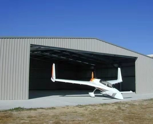 Weitgespannter Strahl der Stahlkonstruktions-Q355 des Hangar-H verschüttete Stahlhangar-Häuser