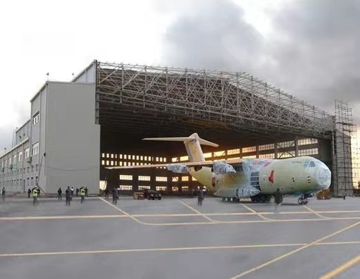 Warm gewalzter Stahlkonstruktions-Hangar-Bolzen-Verbindungs-Fertigflugzeug-Hangar LANGE