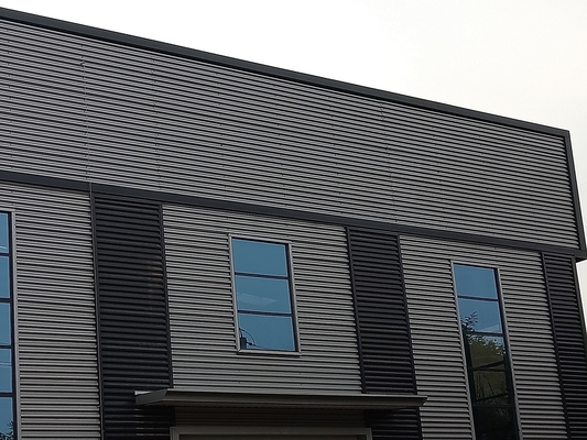 Fabrizierte Stahlgebäude Q355B bauten vor kleine Häuser 75mx35mx7m zusammen